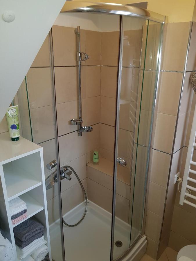 Apartment And Room Marija Krk Town Bagian luar foto