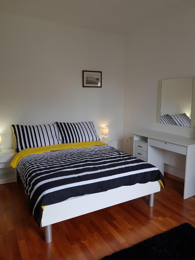 Apartment And Room Marija Krk Town Bagian luar foto
