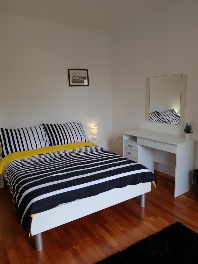 Apartment And Room Marija Krk Town Bagian luar foto