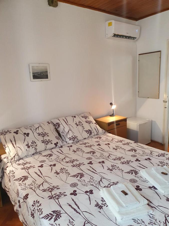 Apartment And Room Marija Krk Town Bagian luar foto