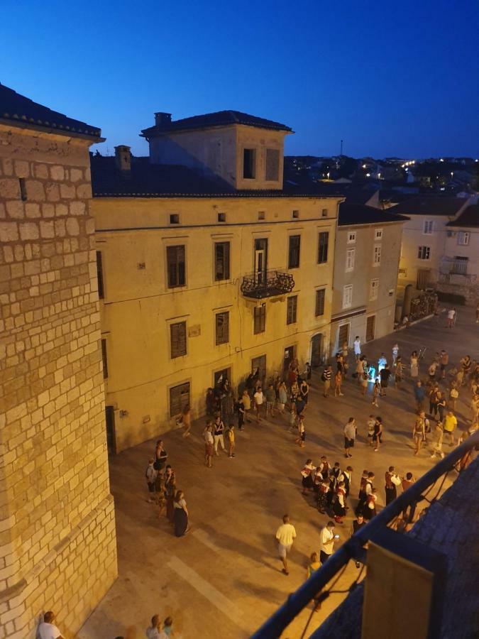 Apartment And Room Marija Krk Town Bagian luar foto